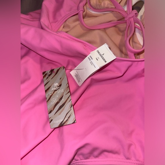 BNWT CUPSHE 	
X STASSIE Oasis Ruched Underwire One Piece Swimsuit pink large - Picture 8 of 8